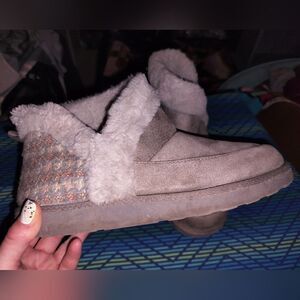 Maurices gray fluffy snow boots, size 8